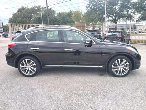 2017 INFINITI QX50 Base