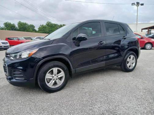 Mosaic Black Metallic 2022 Chevrolet Trax LS