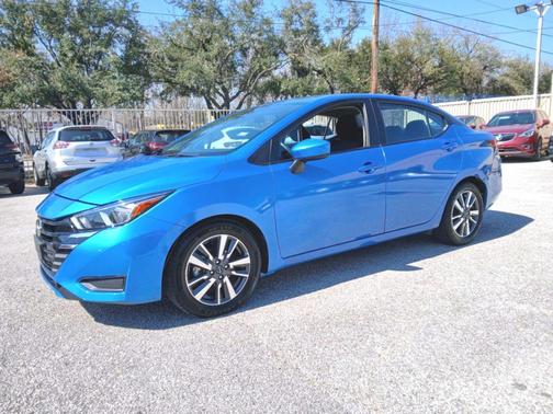 2023 Nissan Versa 1.6 SV