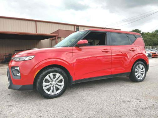 RED 2021 Kia Soul LX