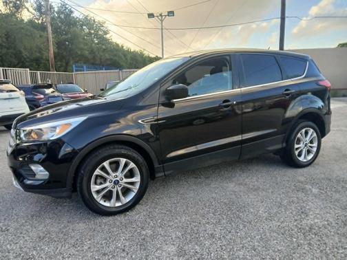 Agate Black Metallic 2019 Ford Escape SE