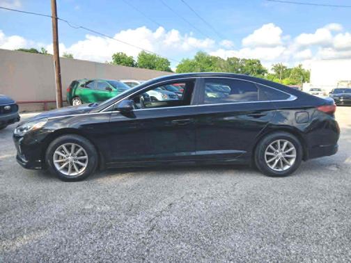BLACK 2019 Hyundai SONATA SE