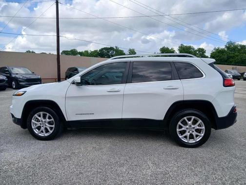 Bright White Clearcoat 2017 Jeep Cherokee Latitude