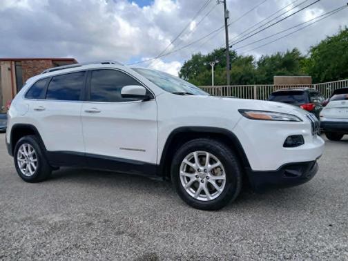 Bright White Clearcoat 2017 Jeep Cherokee Latitude