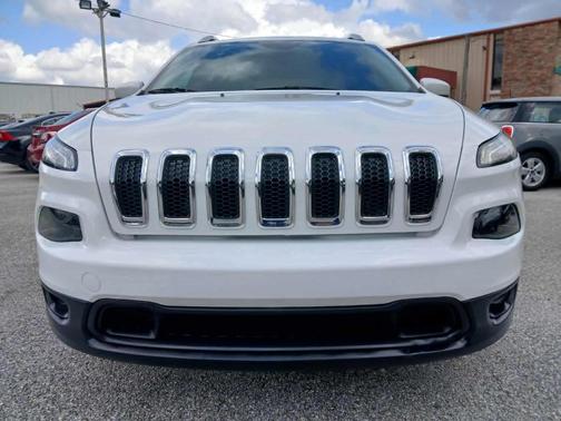 Bright White Clearcoat 2017 Jeep Cherokee Latitude