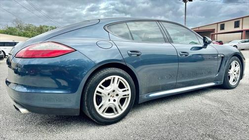 2011 Porsche Panamera 4