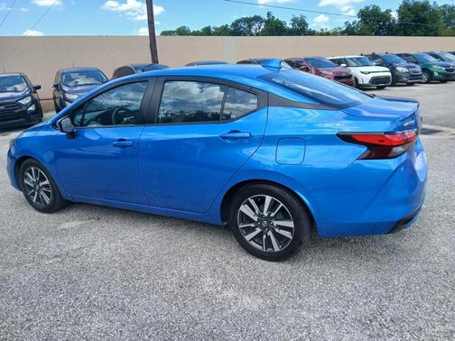 Electric Blue Metallic 2021 Nissan Versa 1.6 SV