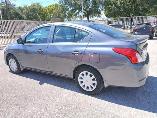 2019 Nissan Versa 1.6 S+