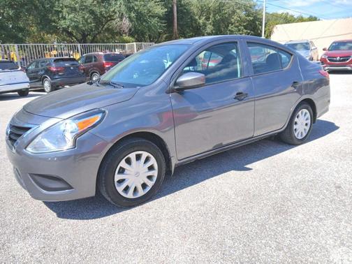 2019 Nissan Versa 1.6 S+