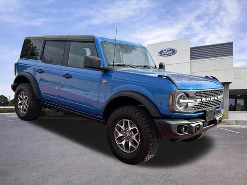 VELOCITY BLUE METALLIC 2025 Ford Bronco BADLANDS