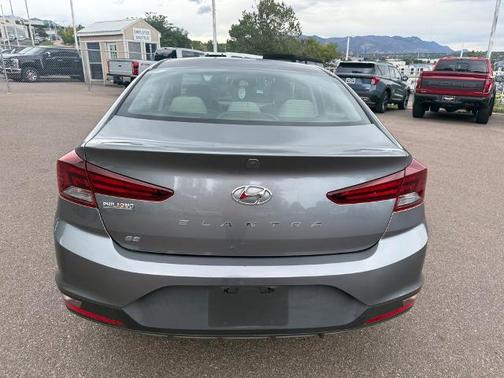 2019 Hyundai ELANTRA SE