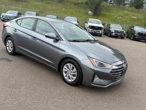 2019 Hyundai ELANTRA SE