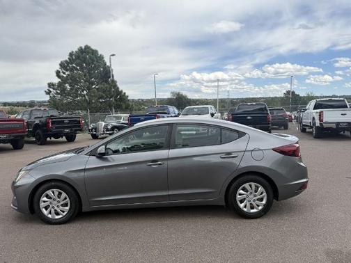 2019 Hyundai ELANTRA SE