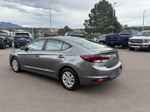 2019 Hyundai ELANTRA SE