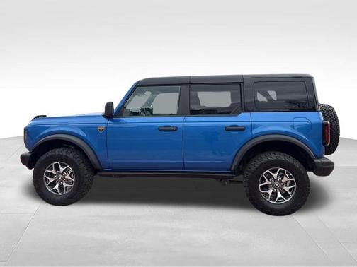 VELOCITY BLUE METALLIC 2025 Ford Bronco BADLANDS