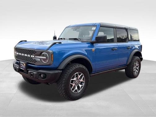 VELOCITY BLUE METALLIC 2025 Ford Bronco BADLANDS