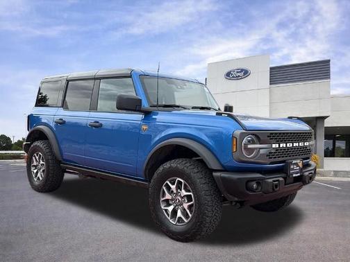 VELOCITY BLUE METALLIC 2025 Ford Bronco BADLANDS