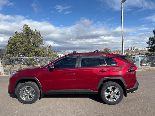 2024 Toyota RAV4 XLE