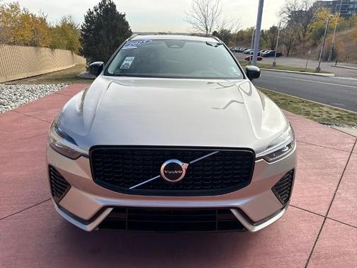 2025 Volvo XC60 B5 CORE