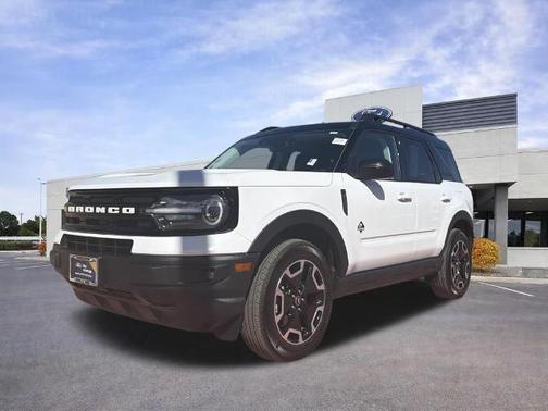 OXFORD WHITE 2024 Ford Bronco Sport OUTER BANKS