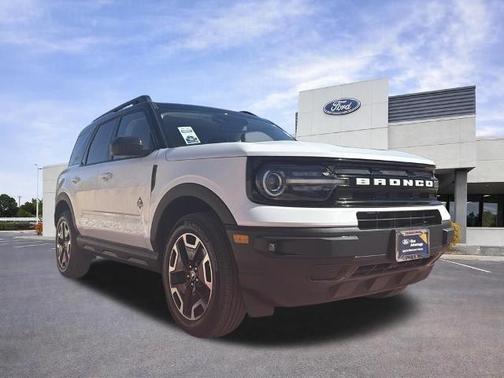 OXFORD WHITE 2024 Ford Bronco Sport OUTER BANKS