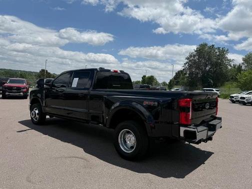 2024 Ford F-350 LARIAT SUPER DUTY