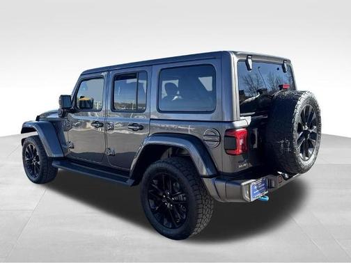 Sting Gray Clearcoat 2021 Jeep Wrangler Unlimited SAHARA