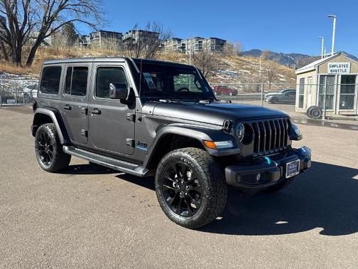 Sting Gray Clearcoat 2021 Jeep Wrangler Unlimited SAHARA