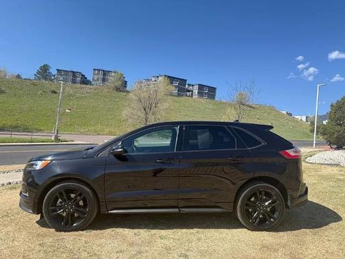 2021 Ford Edge ST