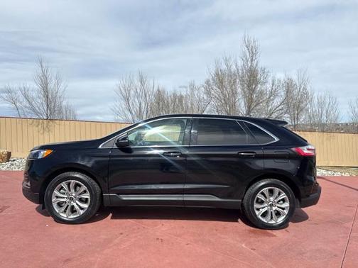 AGATE BLACK METALLIC 2024 Ford Edge TITANIUM