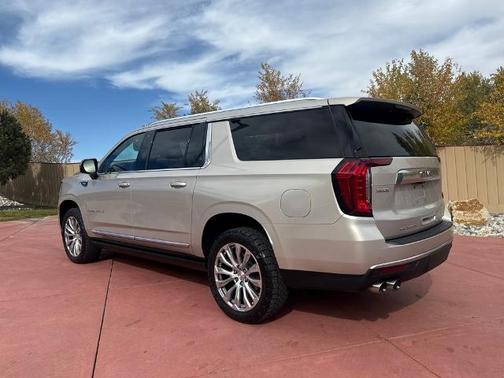 2022 GMC Yukon XL DENALI