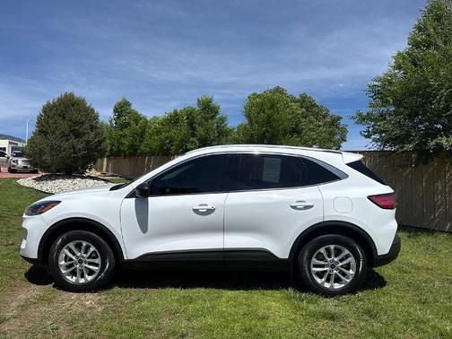 OXFORD WHITE 2022 Ford Escape SE