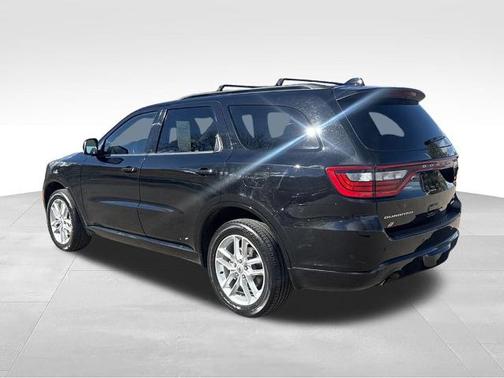 DB Black Crystal Clearcoat 2024 Dodge Durango GT