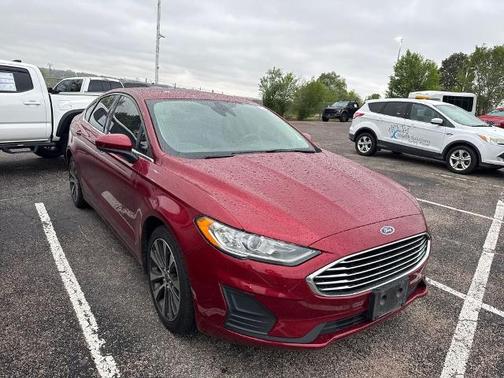 RUBY RED TINTED CLEARCOAT 2019 Ford Fusion SE