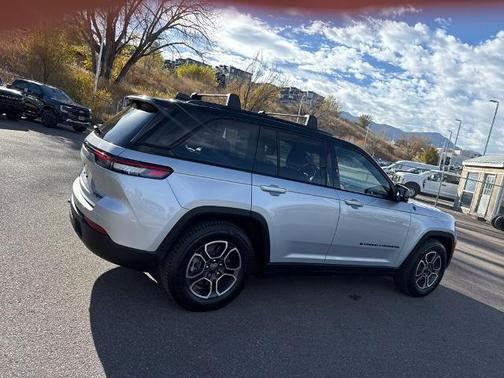 2022 Jeep Grand Cherokee TRAILHAWK