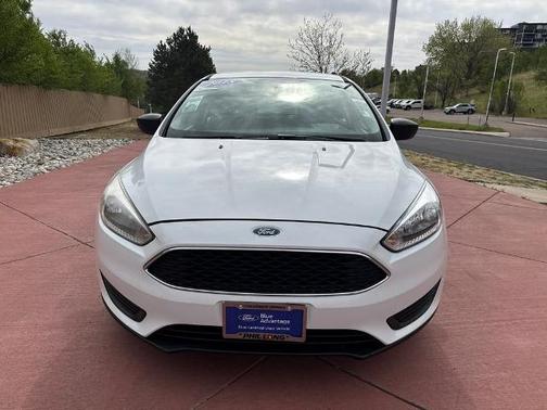 OXFORD WHITE 2018 Ford Focus S