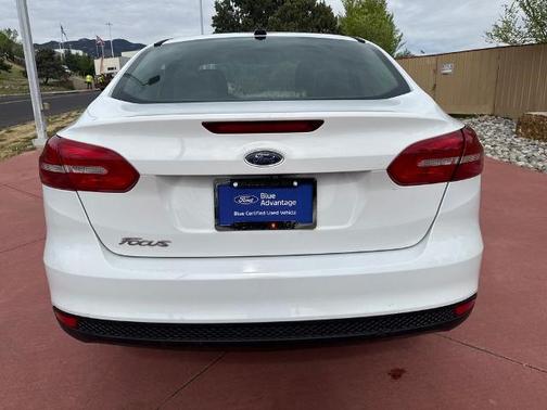OXFORD WHITE 2018 Ford Focus S
