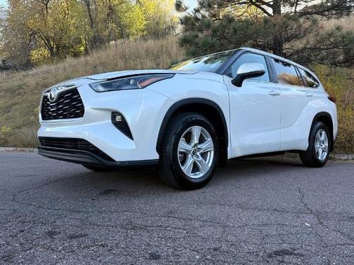 2023 Toyota Highlander LE