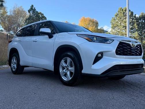 2023 Toyota Highlander LE