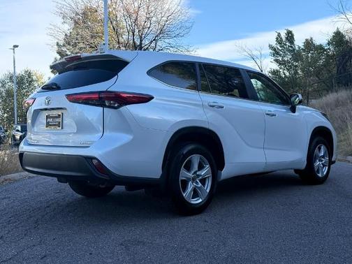 2023 Toyota Highlander LE