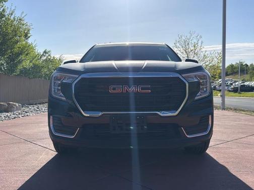 Ebony Twilight Metallic 2024 GMC Terrain SLE