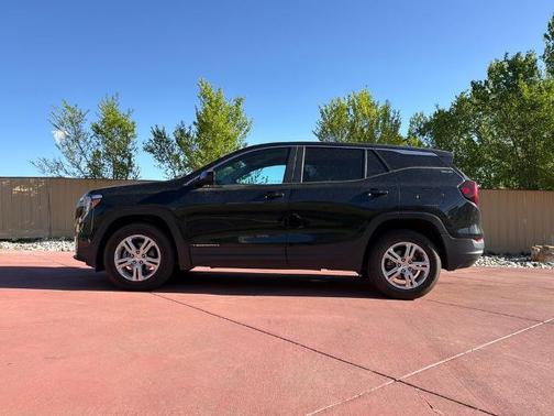 Ebony Twilight Metallic 2024 GMC Terrain SLE