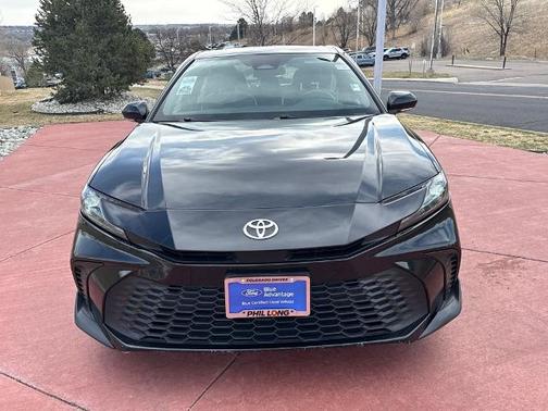 Black 2025 Toyota Camry SE