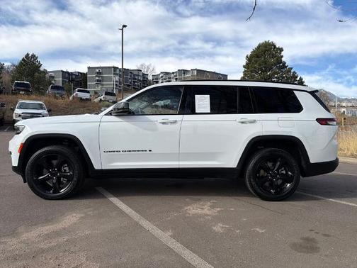 2023 Jeep Grand Cherokee LAREDO