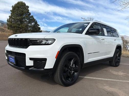 2023 Jeep Grand Cherokee LAREDO
