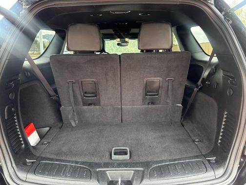 DB Black Crystal Clearcoat 2023 Dodge Durango GT