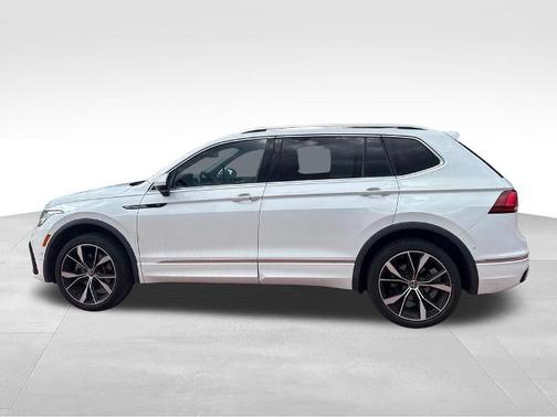 Oryx White Pearl Effect 2022 Volkswagen Tiguan 2.0T SEL R-LINE