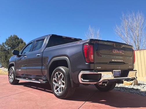 2022 GMC Sierra 1500 SLT