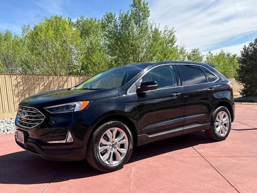 AGATE BLACK METALLIC 2022 Ford Edge TITANIUM