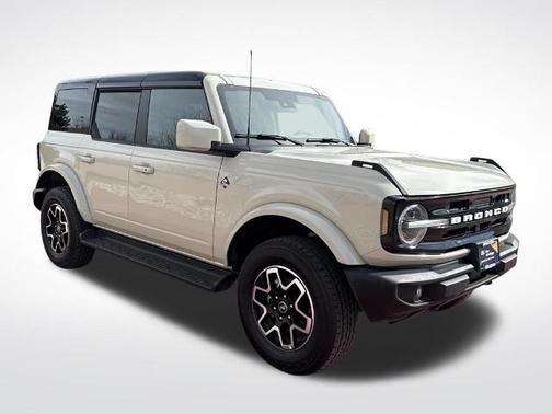 DESERT SAND 2025 Ford Bronco OUTER BANKS